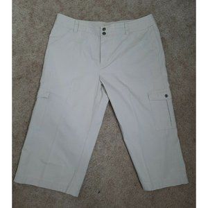 Gander Mountain Beige Cargo Capri Pants Size 16